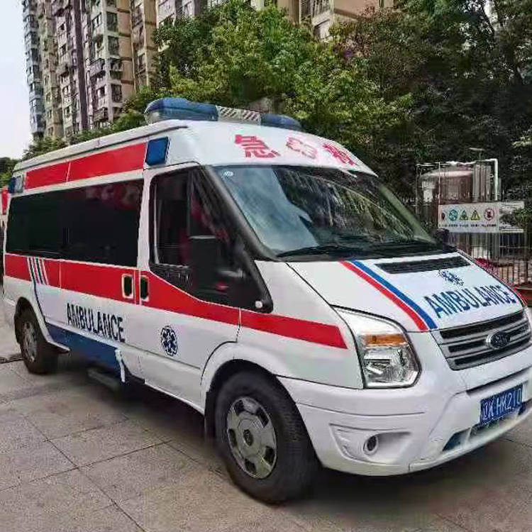 鱼峰长途救护车护送病人返乡